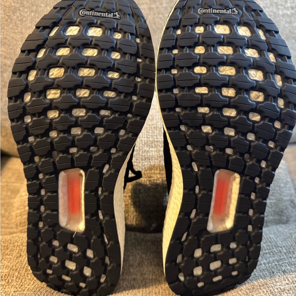 Adidas UltraBOOST 19 Black and White Sneakers Size 9.5 - Picture 6 of 8